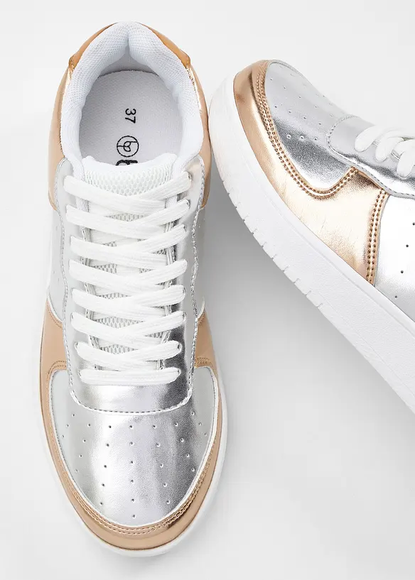Sneaker con plateau, bonprix