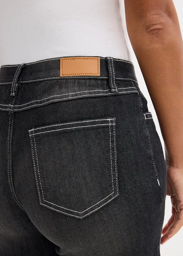 Shorts di jeans elasticizzati, a vita media, bonprix