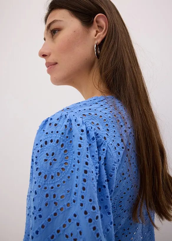 Blusa con ricamo traforato e maniche a sbuffo, bonprix