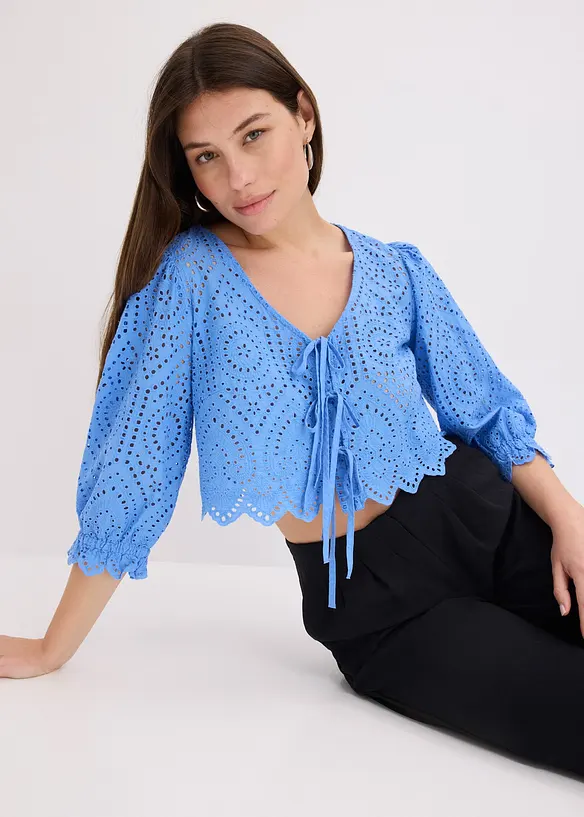 Blusa con ricamo traforato e maniche a sbuffo, bonprix