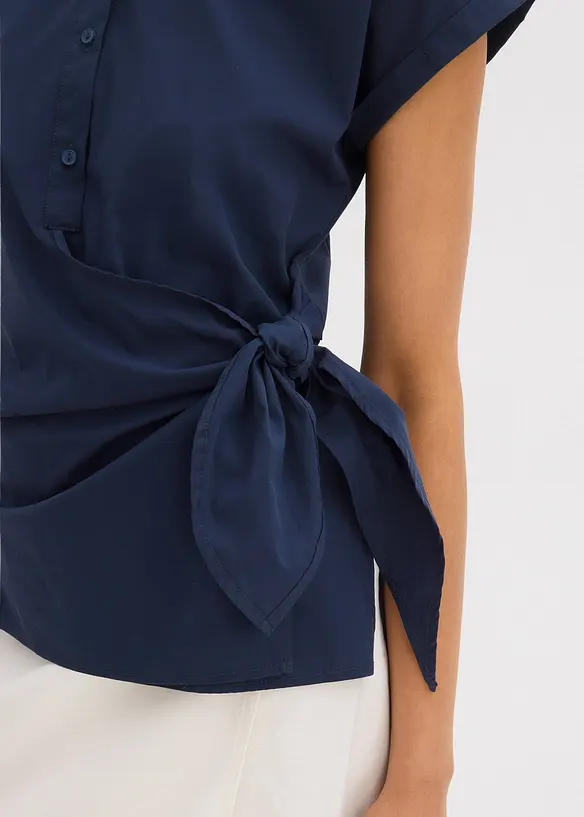 Blusa a maniche corte da annodare sul fianco, bonprix