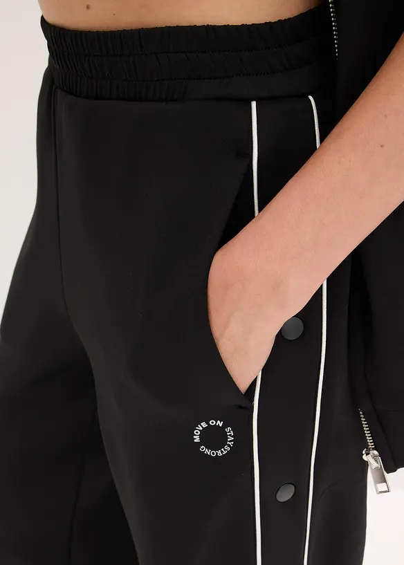 Pantaloni funzionali da jogging con bottoni, ad asciugatura rapida, bonprix