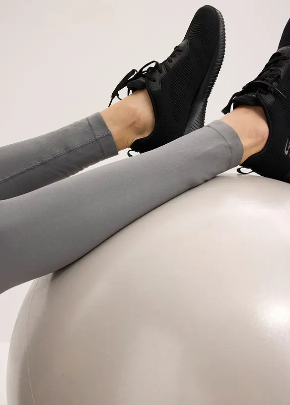 Leggings sportivi senza cuciture, arricciati dietro, bonprix