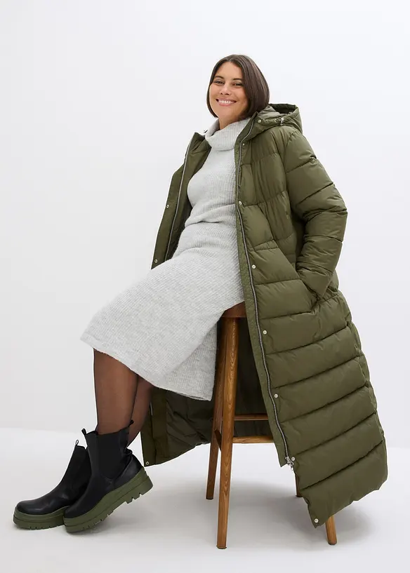 Giubbotto lungo trapuntato con cappuccio, bonprix