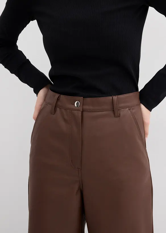 Pantaloni in similpelle, bonprix