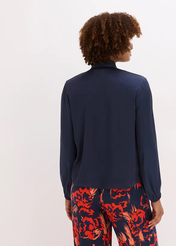 Camicetta con fiocco in satin fluente, bonprix