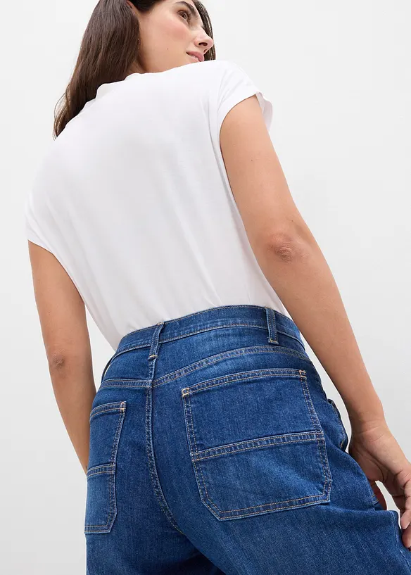 Jeans wide leg con tasche applicate, vita media, bonprix