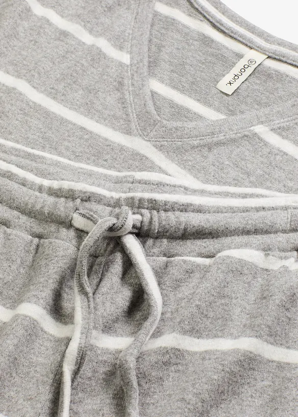 Tuta da casa oversize in morbido materiale, bonprix