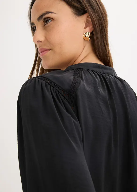 Blusa di satin con finiture in pizzo, bonprix