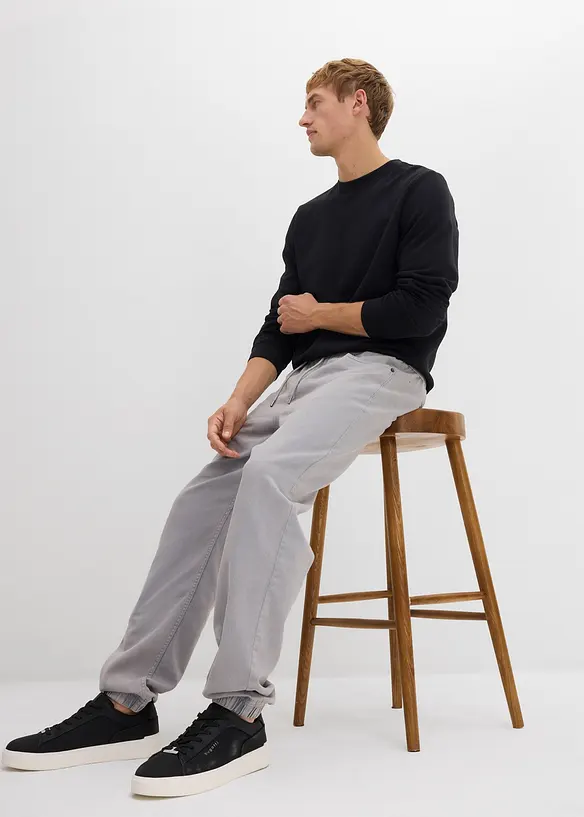 Pantaloni svasati con elastico in vita in twill di puro cotone, relaxed fit, bonprix