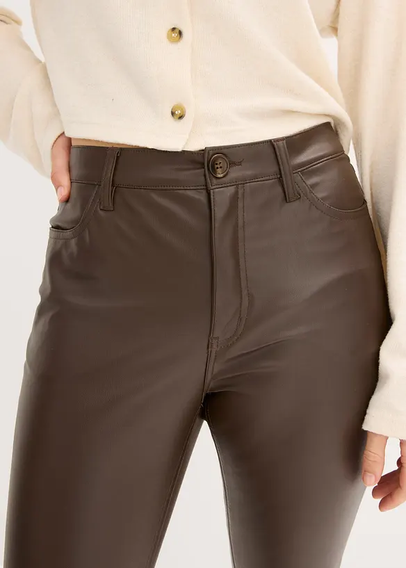 Pantaloni in similpelle, bonprix