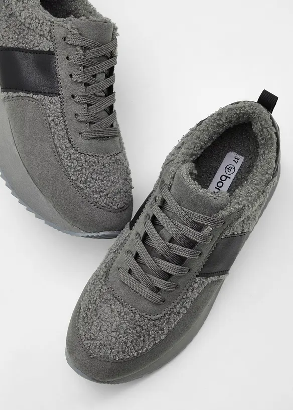 Sneaker con plateau, bonprix