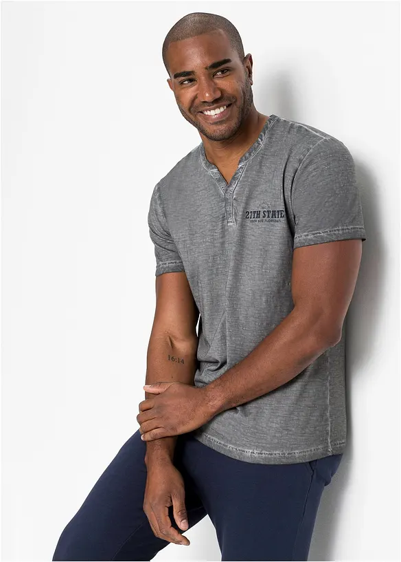 Maglia serafino a maniche corte in puro cotone effetto lavato, bonprix