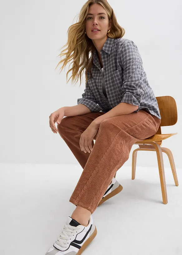 Pantaloni modello barrel in velluto a coste, bonprix