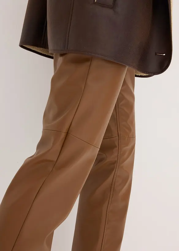 Pantaloni in similpelle con cinta comoda, bonprix