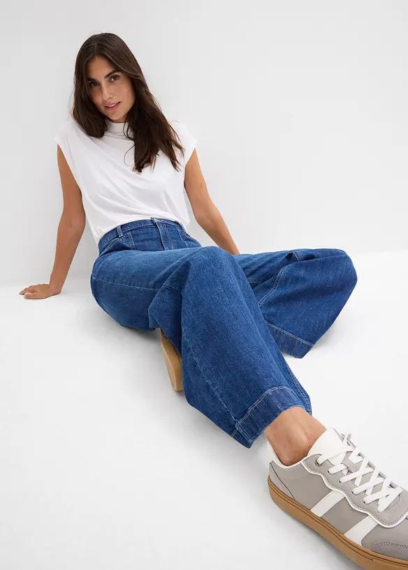 Jeans wide leg con tasche applicate, vita media, bonprix