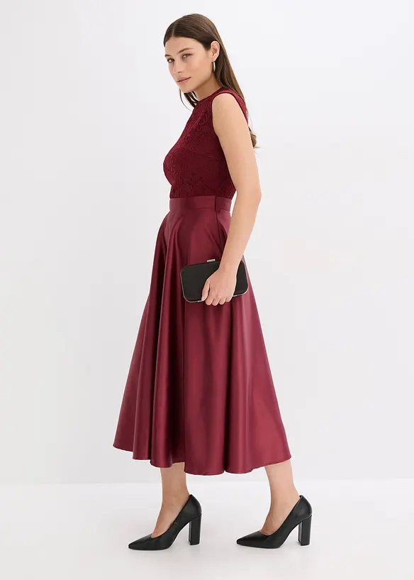 Abito midi in satin lucido con pizzo, bonprix