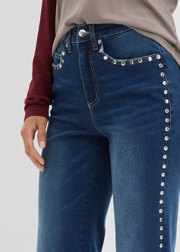 Jeans a zampa con borchiette, vita alta, bonprix