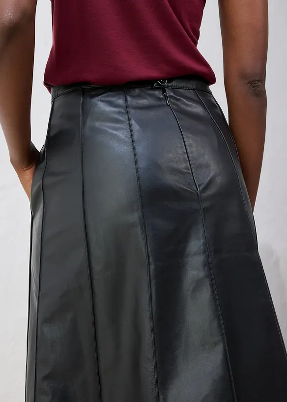 Gonna svasata in nappa di agnello, bonprix