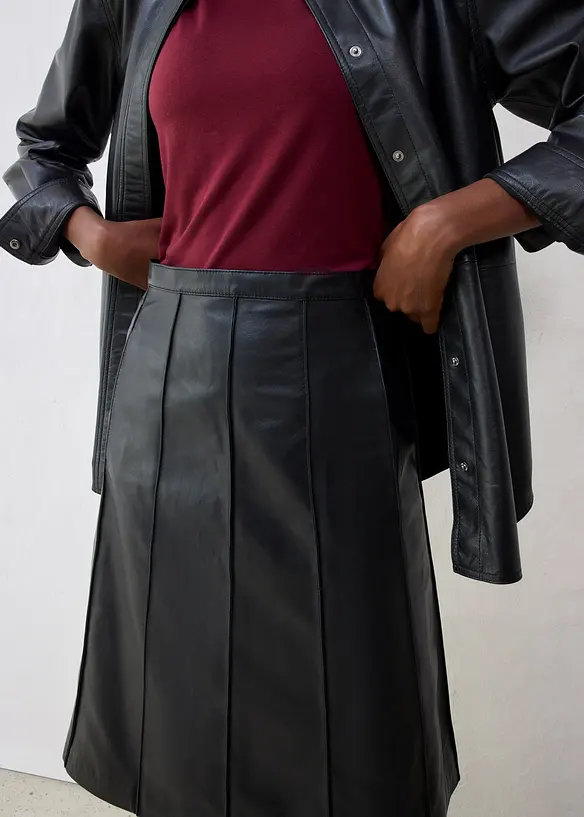 Gonna svasata in nappa di agnello, bonprix