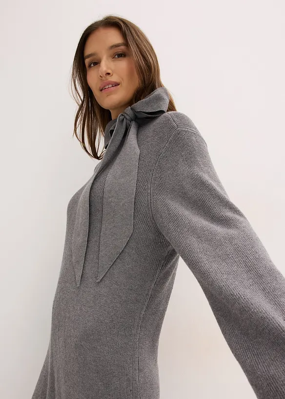 Abito in maglia con fiocco in misto viscosa morbido, bonprix