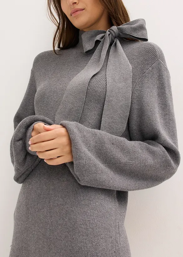 Abito in maglia con fiocco in misto viscosa morbido, bonprix