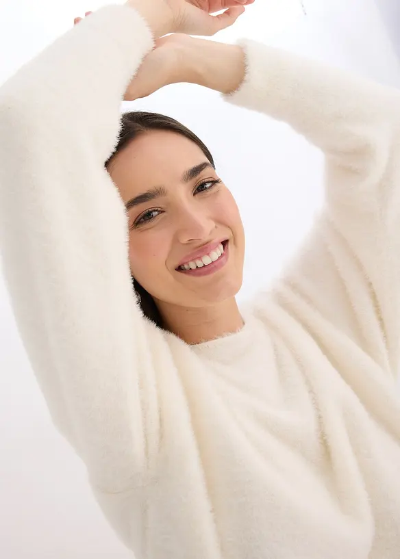 Maglione lungo in filato piumato morbido, bonprix