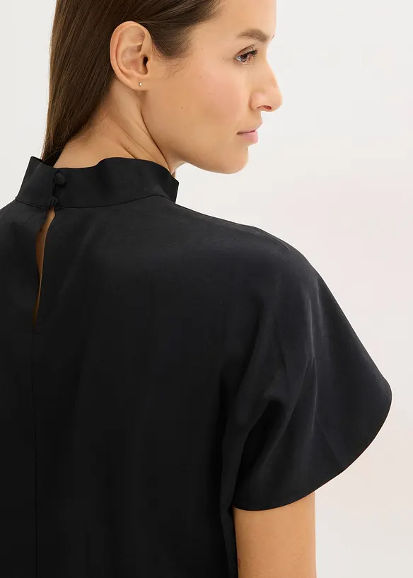 Blusa elegante a maniche corte in satin lucido, bonprix