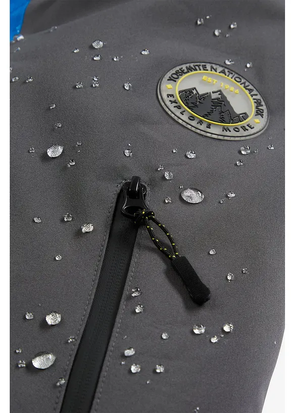 Giacca tecnica impermeabile con fodera in pile morbido, bonprix