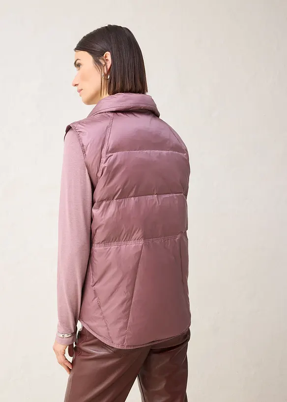 Gilet trapuntato con piume riciclate, bonprix