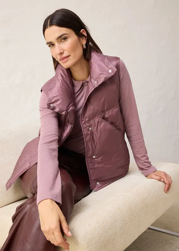 Gilet trapuntato con piume riciclate, bonprix