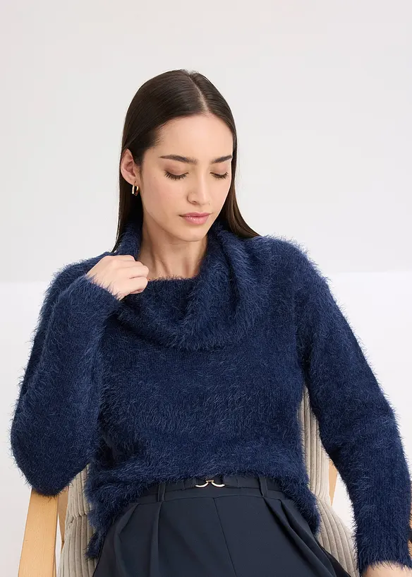 Maglione a collo alto in morbido filato effetto piume, bonprix