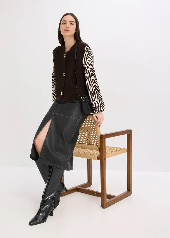 Gilet in maglia con bottoni decorativi, bonprix