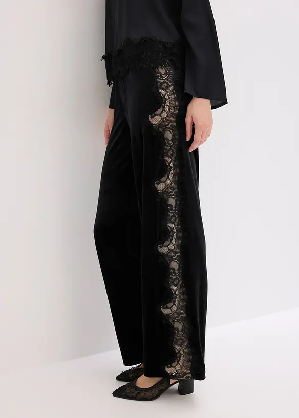 Pantaloni larghi in velluto morbido con inserto di pizzo, bonprix