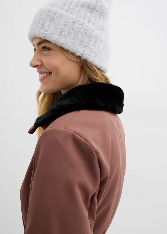 Tuta da sci in softshell idrorepellente, imbottita e calda, bonprix