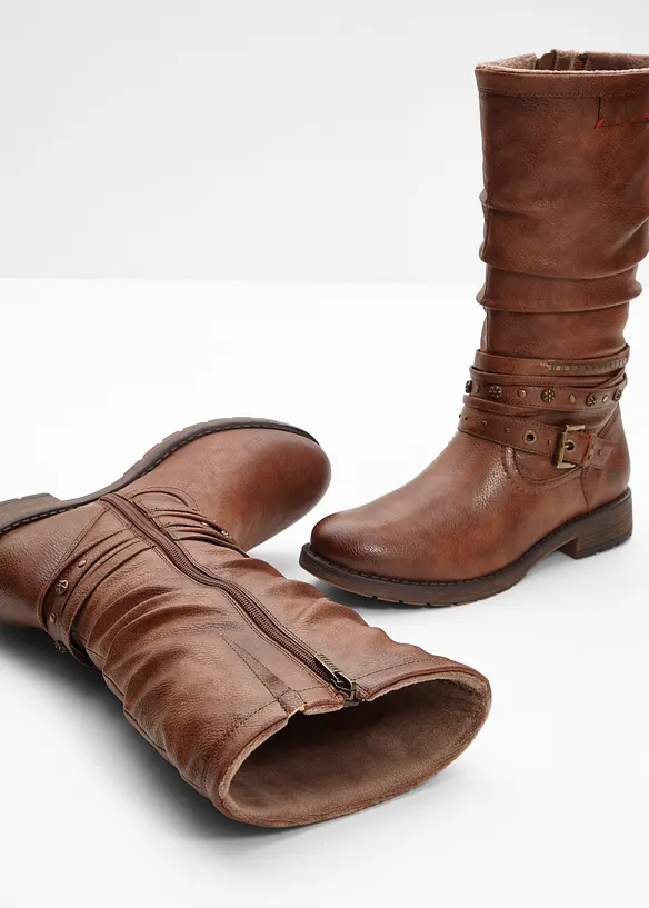 Stivali Mustang, Mustang