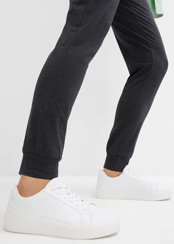 Pantaloni da jogging con fondo più stretto, bonprix