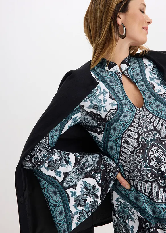 Abito in jersey con colletto dritto e maniche a volant, bonprix