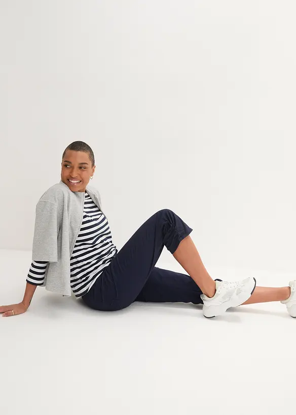 Pantaloni capri di misto cotone con cinta comoda, bonprix
