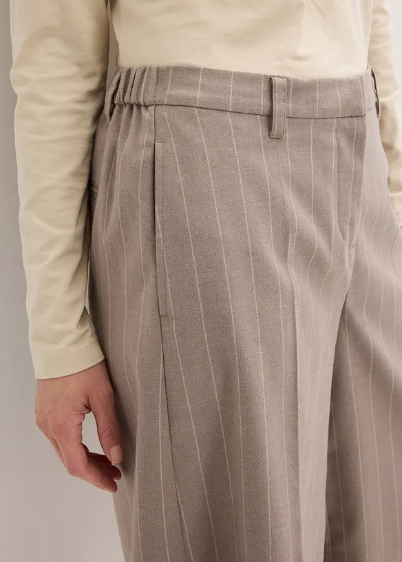 Bermuda gessati con pinces, bonprix