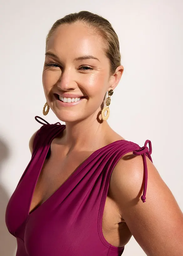 Costume intero con spalline larghe ed effetto modellante leggero, bonprix