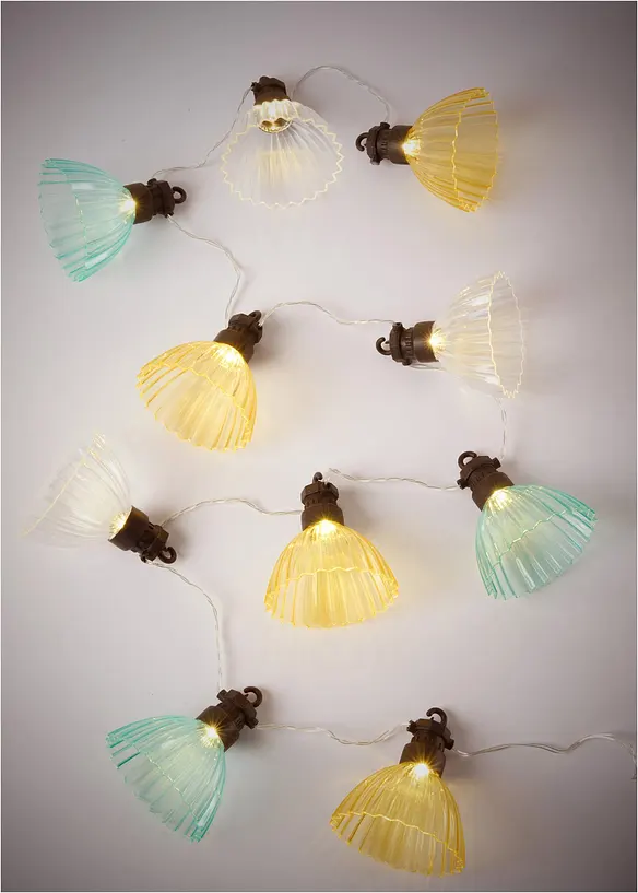 Catena luminosa LED a forma di fiore, bonprix
