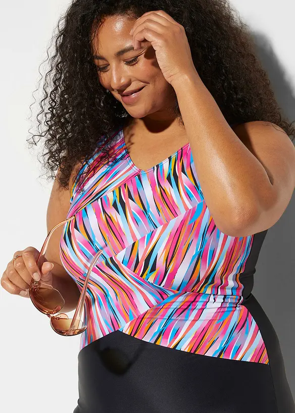 Costume intero a pantaloncino con effetto modellante leggero, bonprix