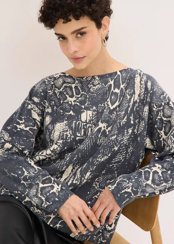Maglione pitonato con maniche a pipistrello, bonprix