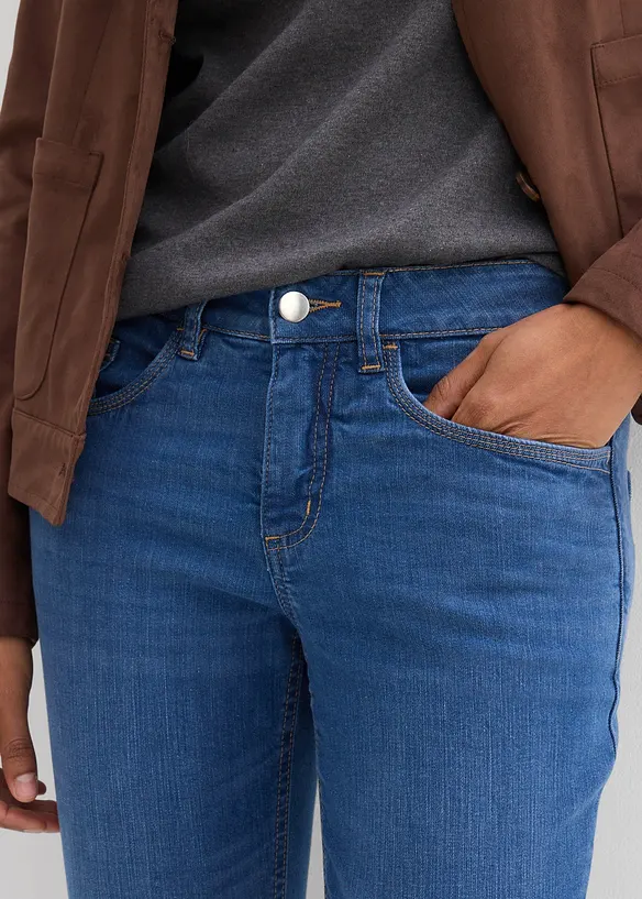 Jeans slim fit con cotone biologico, vita media, bonprix