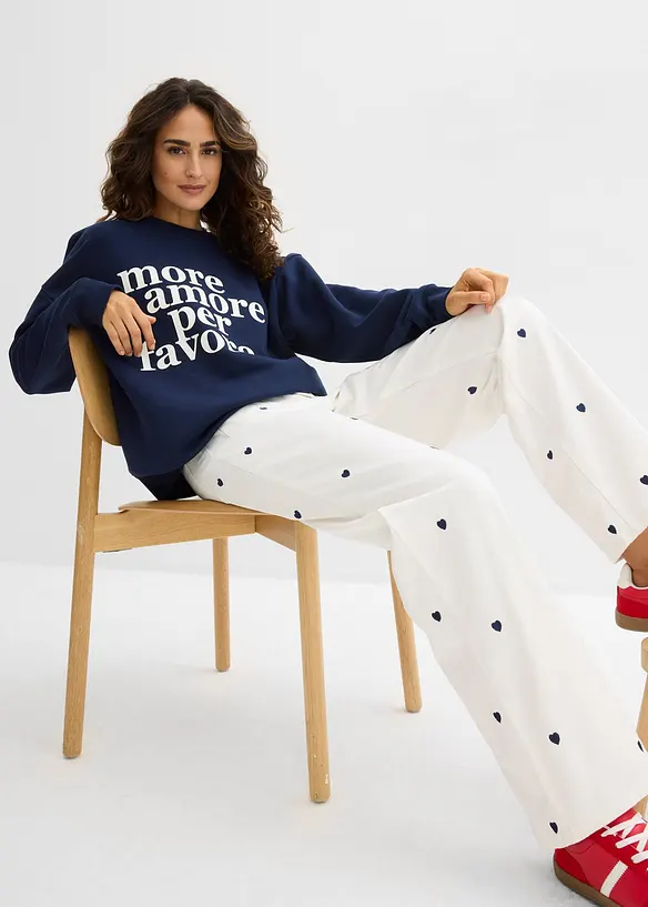 Pantaloni in twill con ricami, bonprix