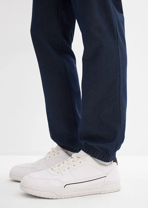 Pantaloni da jogging effetto denim, bonprix