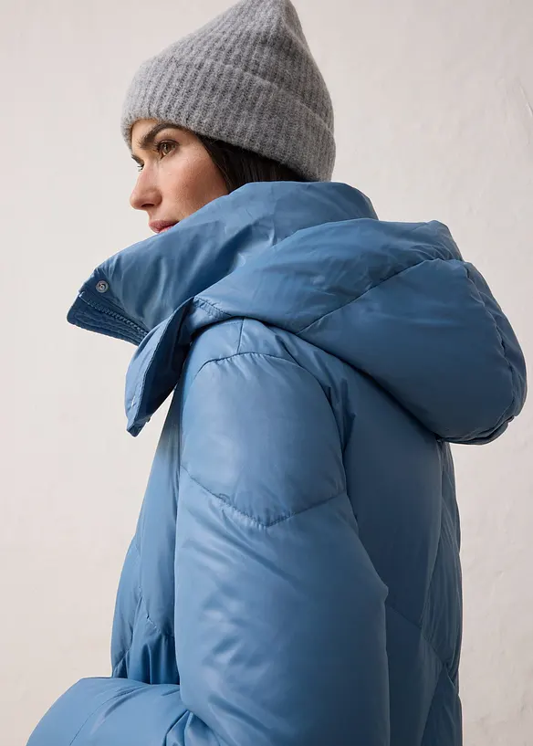 Piumino lungo idrorepellente con piume riciclate, bonprix