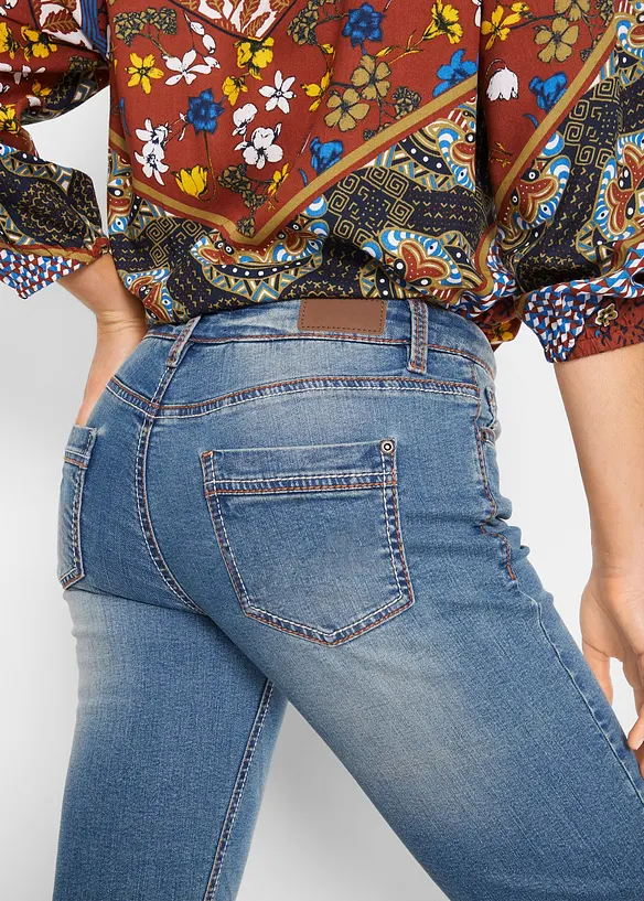 Jeans elasticizzati straight, vita media, bonprix