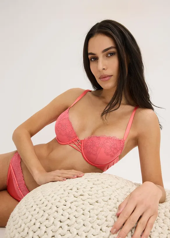 Reggiseno con coppe preformate e pizzo floreale, bonprix